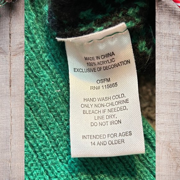 Ugly Holiday Santa Cat Mittens - Picture 5 of 6